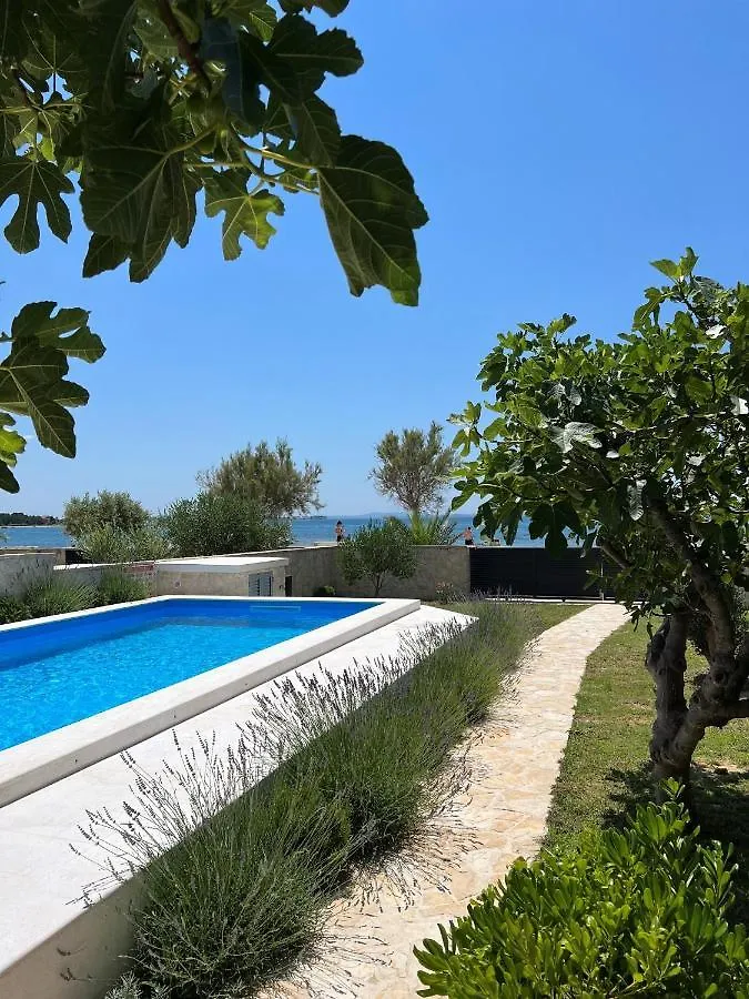 Holiday House Laura Vir Holiday home