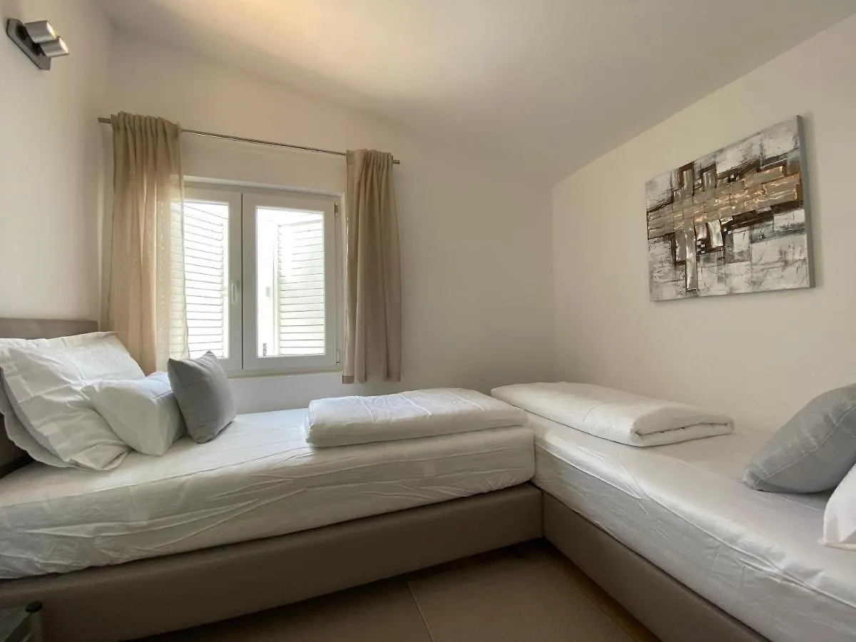 Holiday House Laura Vir Croatia